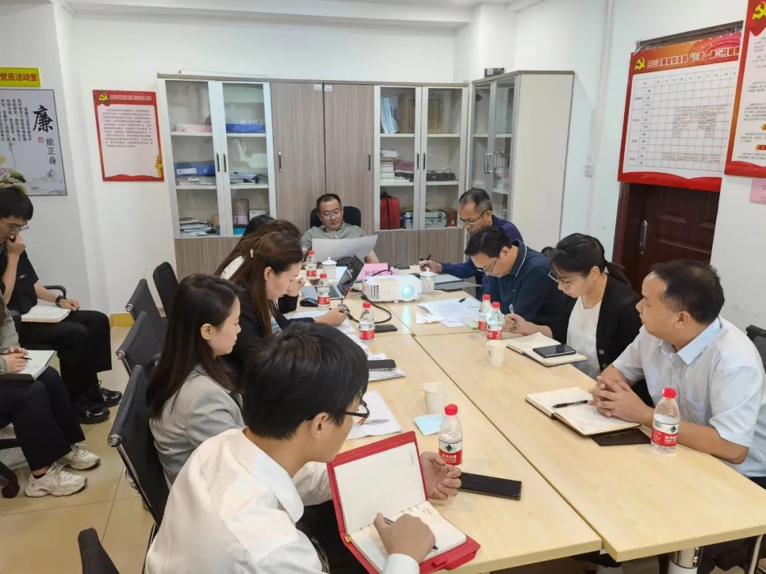 白云投资集团党委书记、董事长孙克君带队到白云美湾公司开展工作调研